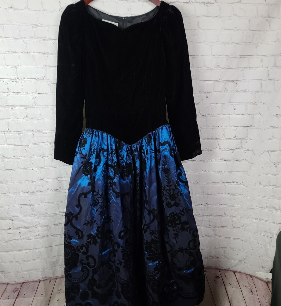 Scott McClintock Vtg Black velvet and Metallic